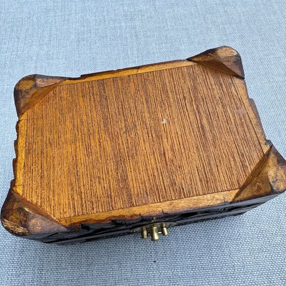 Vintage Carved Wooden Jewelry Trinket Box Floral and Bird Brown Red Lining - Picture 6 of 8